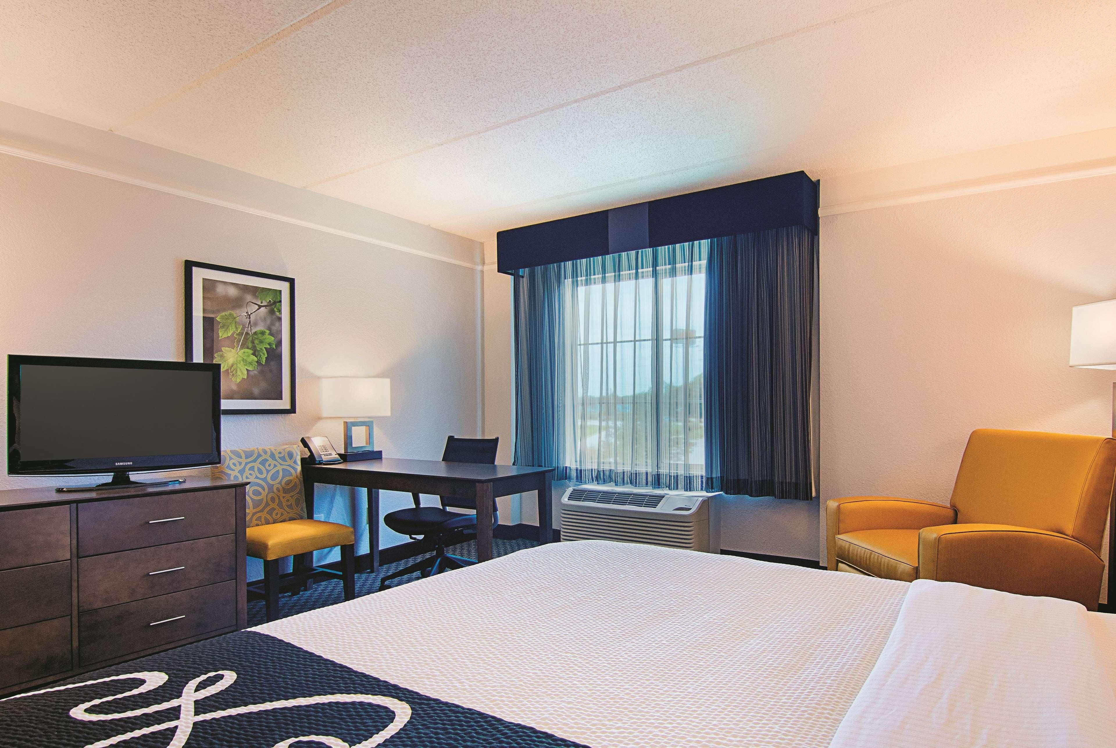 La Quinta By Wyndham Atlanta Conyers Hotel Eksteriør billede
